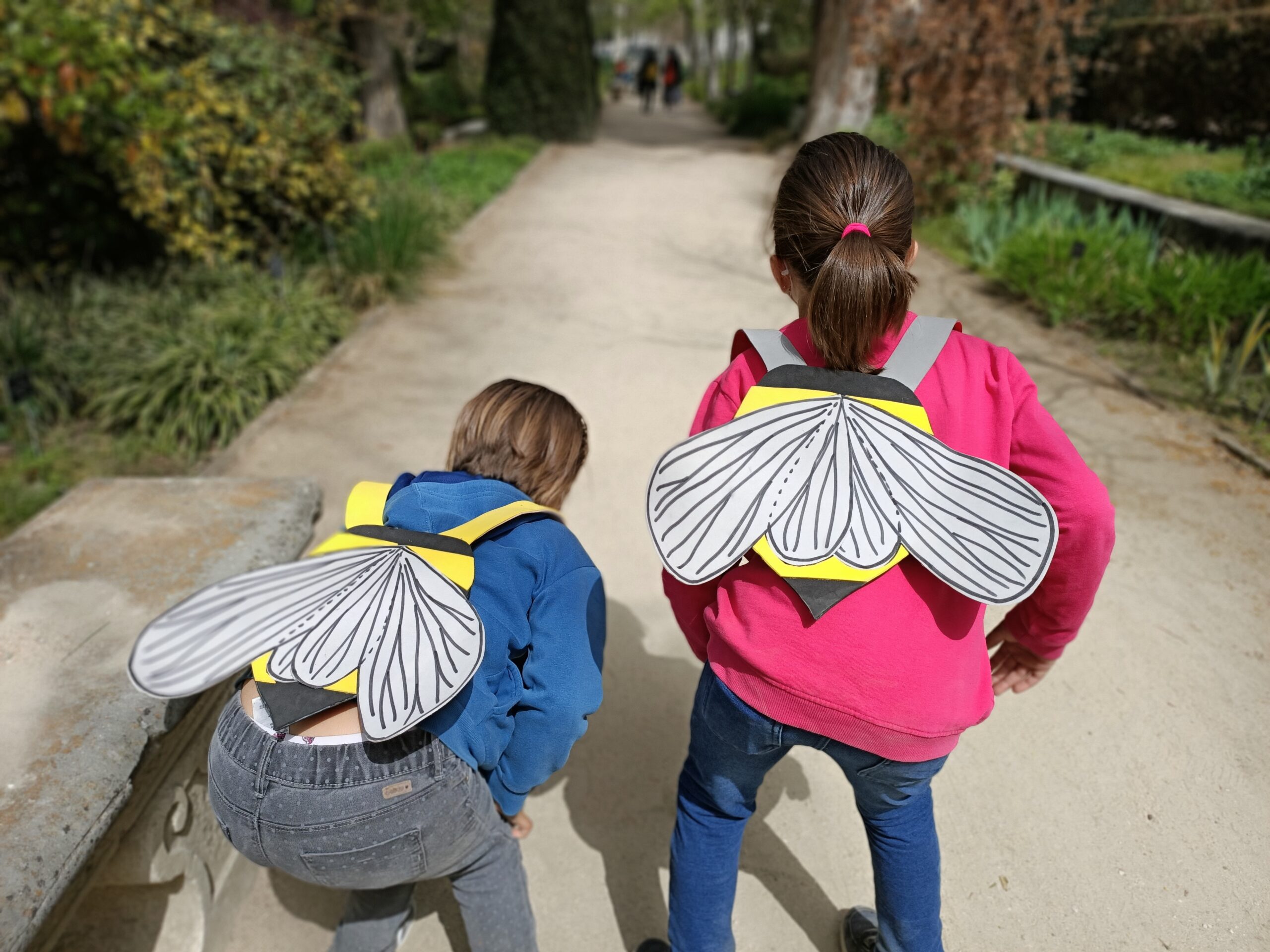 ¡Sigue la pista! ¿Qué es una flor? ¡Sigue la pista! ¿Qué es una flor?